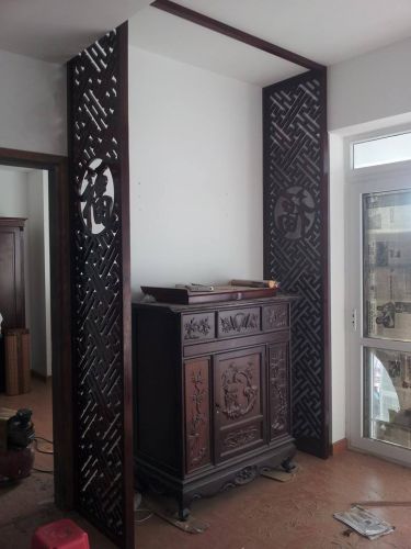Vách Ngăn Ban Thờ