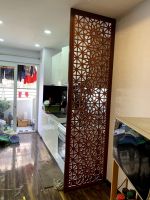 Vách CNC ngăn bếp phòng khách
