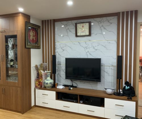 Thi công lắp đặt Vách Hậu Tivi