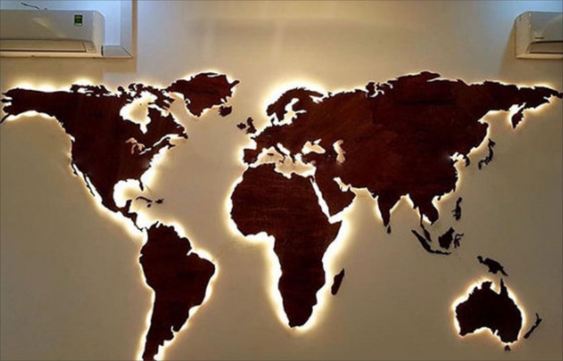 bản đồ thế giới bằng gỗ đèn led treo tường
